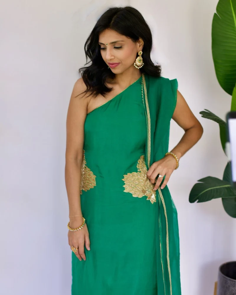 get your dress from Bridal shop patiala, punjab